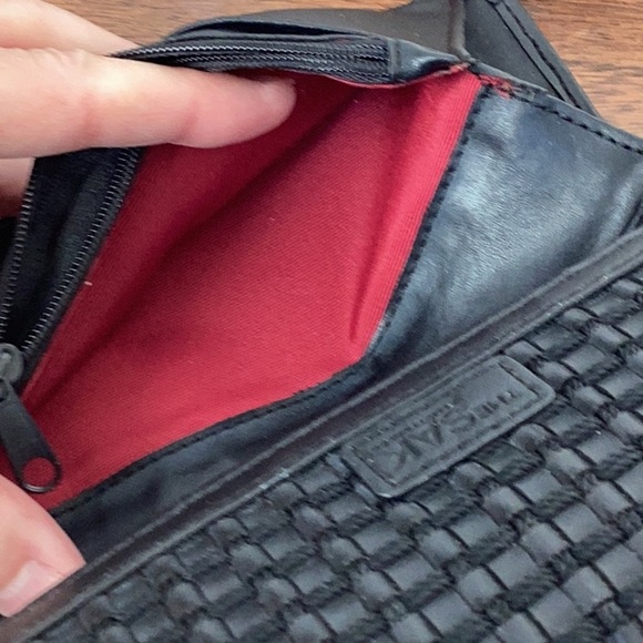 The Sak Black Woven wallet - Picture 11 of 16